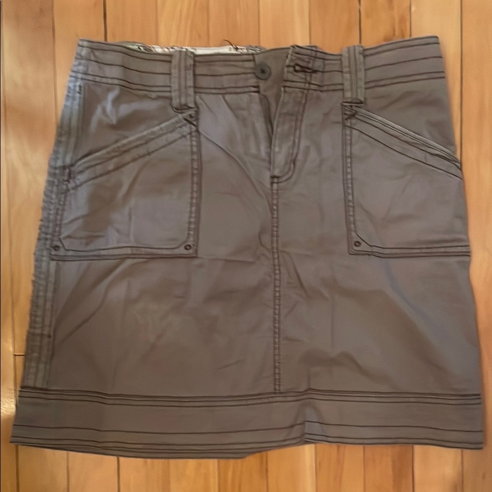 Aventura Gray Gold Mini Cargo Skirt for Casual Wear